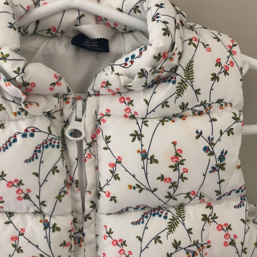 Baby Gap 18-24m floral thick puffy down vest - Picture 2 of 5